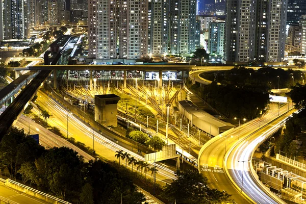 Tráfico en Hong Kong downdown en la noche —  Fotos de Stock