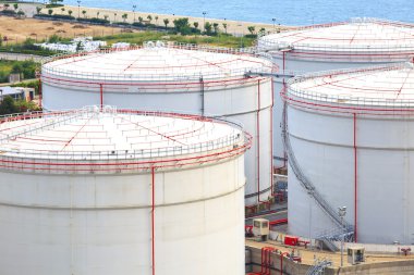Petrol Tankları