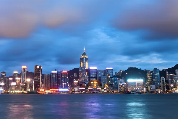 Vista nocturna de Hong Kong en el puerto de Victoria —  Fotos de Stock
