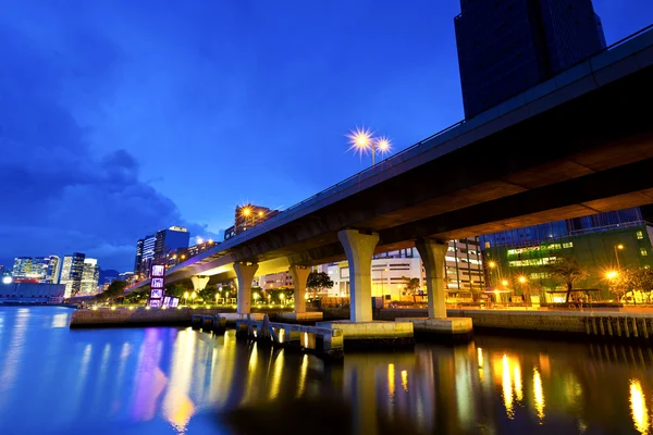 Bro över havet i hong kong — Stockfoto