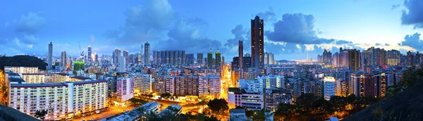 Vista nocturna del centro de Kowloon en Hong Kong —  Fotos de Stock