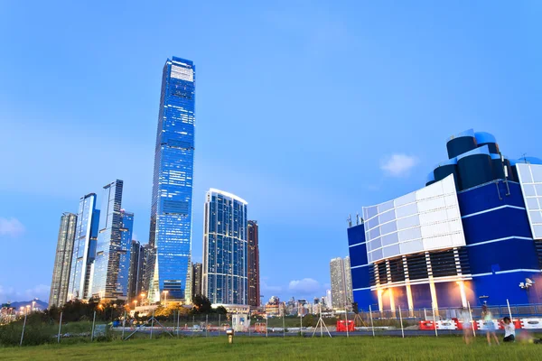 Hong kong Bürogebäude in der Nacht — Stockfoto