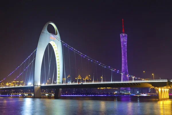 Guangdong cidade principal, Guangzhou vista noturna na China . — Fotografia de Stock