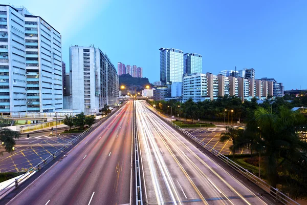 Licht paden op de snelweg in hong kong — Stockfoto