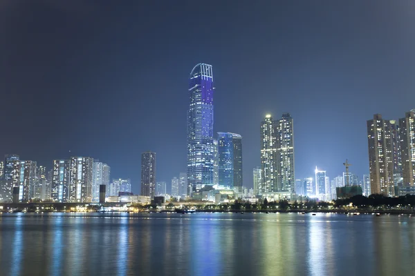 夜に香港市は — ストック写真