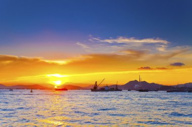 hong Kong yanıyor günbatımı güneş