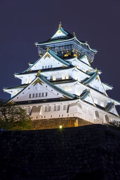 Castillo de Osaka por la noche en Japón — Foto de Stock