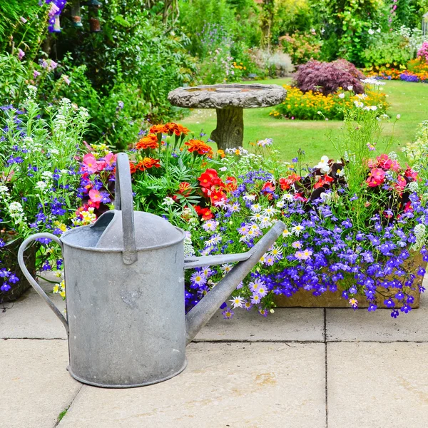 Engelsk lantlig trädgård — Stockfoto