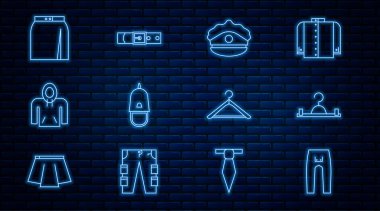 Çizgi pantolon, elbise askısı, papağan, kapüşon, etek ve deri kemer ikonlu polis şapkası. Vektör