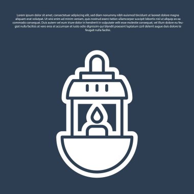 Mavi çizgi Ramazan Kareem fener ikonu mavi arkaplanda izole edildi. Vektör İllüstrasyonu