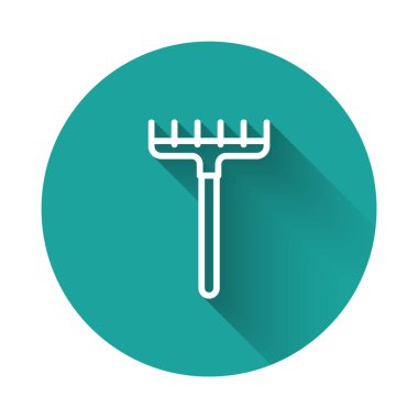 Beyaz çizgili bahçe tırmık simgesi uzun gölge arkaplanı ile izole edilmiş. Bahçecilik, tarım, çiftçilik aleti. Toprak işçisi. Temizlik ekipmanları. Yeşil daire düğmesi. Vektör