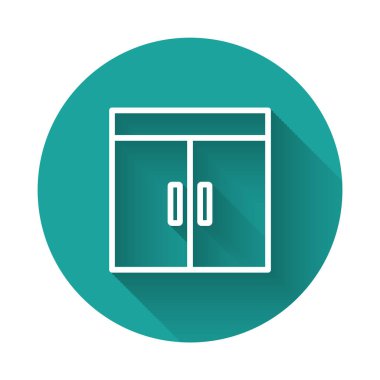 Beyaz çizgi kıyafet ikonu uzun gölgeli izole edilmiş. Yeşil daire düğmesi. Vektör