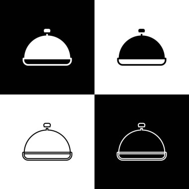 Siyah beyaz arka planda izole edilmiş bir tepsi yiyecek ikonu ile kaplanmış. Tepsi ve kapak işareti. Kapaklı bir restoran saati. Vektör