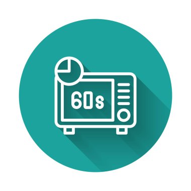 Beyaz çizgi mikrodalga fırın ikonu uzun gölge arkaplanı ile izole edilmiş. Ev aletleri simgesi. Yeşil daire düğmesi. Vektör