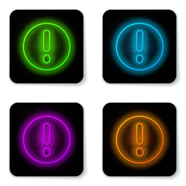 Beyaz arkaplanda parlayan neon hattı konuşma balonu ve ünlem simgesi izole edildi. SSS işareti. Dosyaları kopyala, konuşma balonu ve grafiğini çıkar. Siyah kare düğme. Vektör