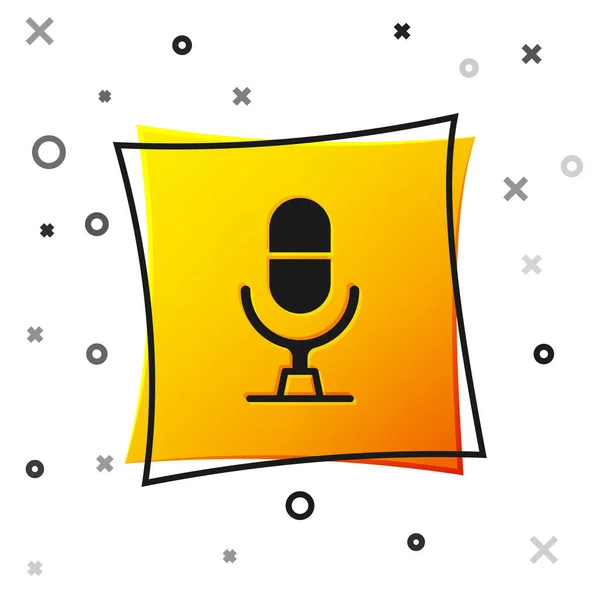Icono de dispositivo de voz de micrófono negro aislado sobre fondo blanco. Intérprete de micrófono y letras del alfabeto. Botón cuadrado amarillo. Vector — Archivo Imágenes Vectoriales