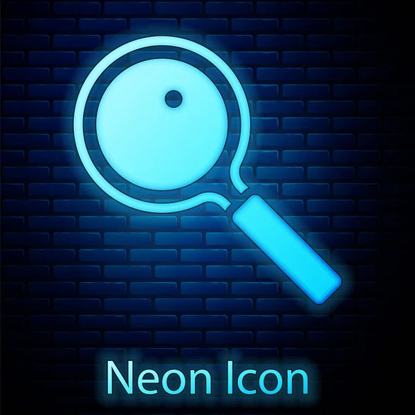 Gloeiende neon Vergrootglas pictogram geïsoleerd op baksteen muur achtergrond. Zoek, focus, zoom, zakelijk symbool. Vector — Stockvector
