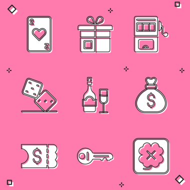 Kalpli oyun kartı, hediye kutusu, kumar makinesi, zar oyunu, şampanya şişesi, para çantası, piyango bileti ve eski anahtar ikonu. Vektör