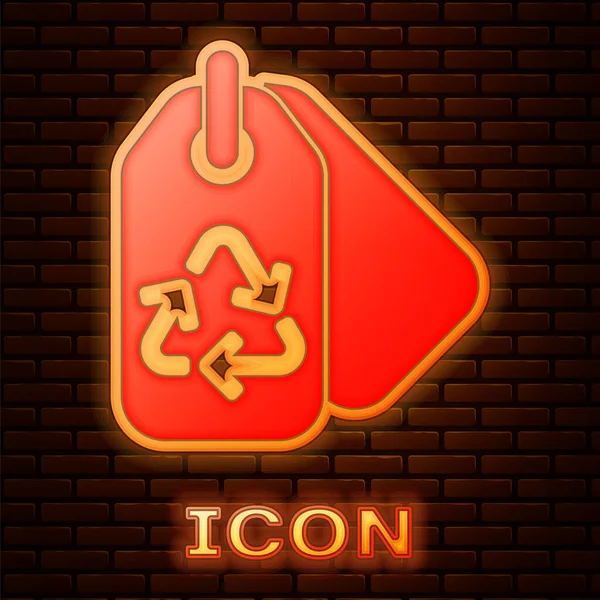 Etiqueta de neón brillante con icono de símbolo de reciclaje aislado en el fondo de la pared de ladrillo. Banner, etiqueta, etiqueta, logotipo, etiqueta para eco verde. Vector — Vector de stock