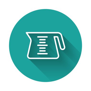 Beyaz çizgi kahve demliği ikonu uzun gölgeli. Yeşil daire düğmesi. Vektör