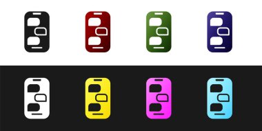 Siyah ve beyaz arkaplanda izole edilmiş telefon simgesi üzerinde yeni sohbet mesajları bildirim ayarla. Smartphone sohbet mesajları konuşma baloncukları. Vektör