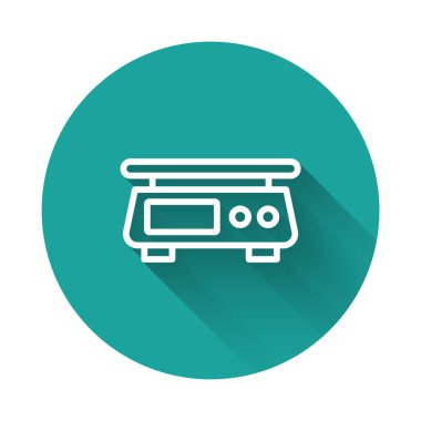 Beyaz çizgi Elektronik ölçekli simge uzun gölge arkaplan izole. Ağırlık ölçüm aletleri. Yeşil daire düğmesi. Vektör
