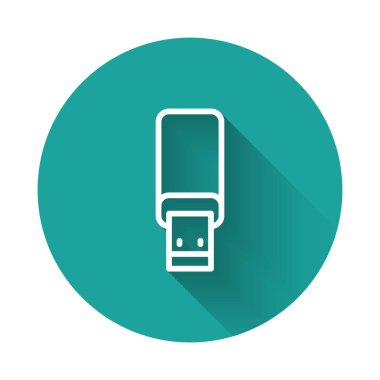 Beyaz çizgi USB flash disk simgesi uzun gölge arkaplanı ile izole edildi. Yeşil daire düğmesi. Vektör