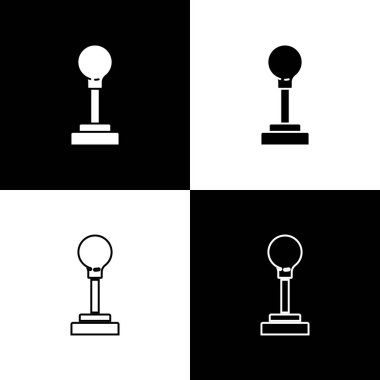 Siyah ve beyaz arkaplanda vites değiştiren simgesini ayır. Elle iletim simgesi. Vektör.