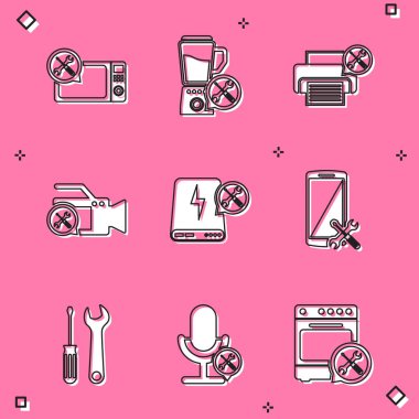 Mikrodalga fırın servisini Blender Video kamera, akıllı telefon bankası, tornavida, anahtar ve mikrofon simgesini ayarla. Vektör.