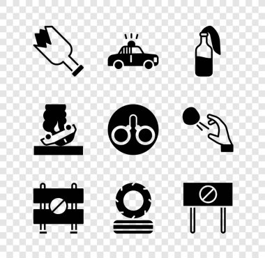 Kırık şişeyi silah, polis arabası ve teşhirci, kokteyl molotof, yol bariyeri, yanan lastikler, protesto, yanma ve kelepçe ikonu olarak ayarla. Vektör