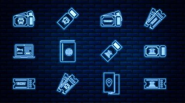 Set hattı müze bileti, bilet, kapak kitabı seyahat rehberi, online otel rezervasyonu, otobüs ve ikon. Vektör