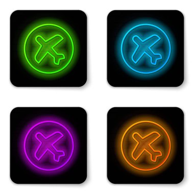 Parlayan neon çizgisi düzlem simgesi beyaz arkaplanda izole edildi. Uçan uçak ikonu. Uçak tabelası. Siyah kare düğme. Vektör