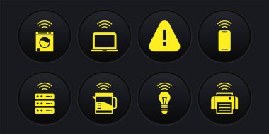 Smart sunucusu, kablosuz akıllı telefon, elektrikli su ısıtıcısı, ampul, üçgen, dizüstü bilgisayar, yazıcı ve çamaşır ikonu ünlem işareti. Vektör