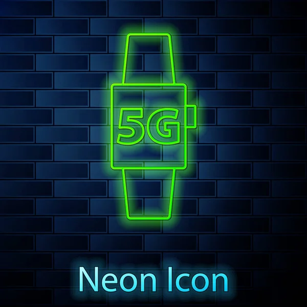 Zářící neon line Chytré hodinky 5G nové bezdrátové připojení k internetu ikona izolované na cihlové zdi pozadí. Technologie vysokorychlostního připojení globální sítě. Vektor — Stockový vektor