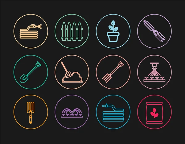 Sıralı gübre torbası, otomatik sulama fıskiyeleri, saksı, kürek, kürek, bahçe küreği, hortum ya da yangın hortumu, dirgen ve çit ikonu. Vektör