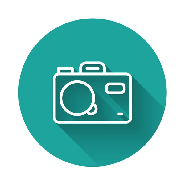 White line Photo camera icon isolated with long shadow background. Foto camera. Digital photography. Green circle button. Vector — Image vectorielle