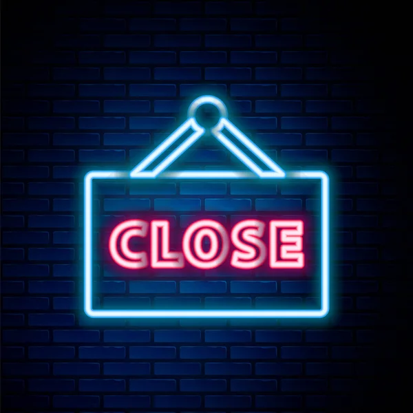 Glowing neon line Hanging sign with text Closed icon isolated on brick wall background. Tema bisnis untuk kafe atau restoran. Konsep garis luar berwarna. Vektor - Stok Vektor