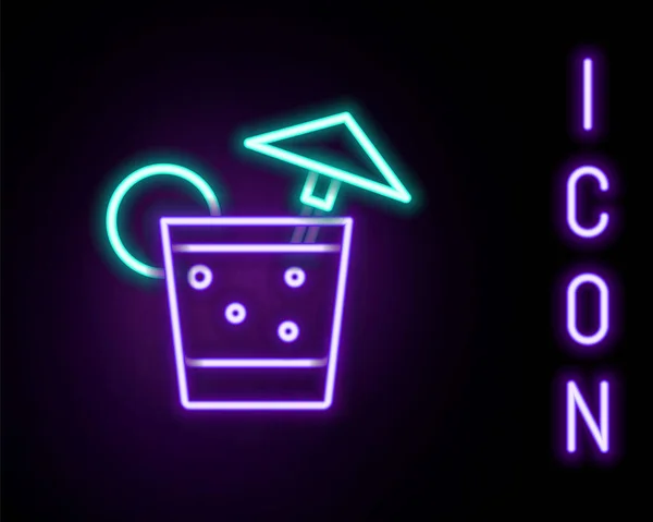 Linha de néon brilhante Cocktail e bebida alcoólica com ícone de guarda-chuva isolado no fundo preto. Conceito de esboço colorido. Vetor — Vetor de Stock