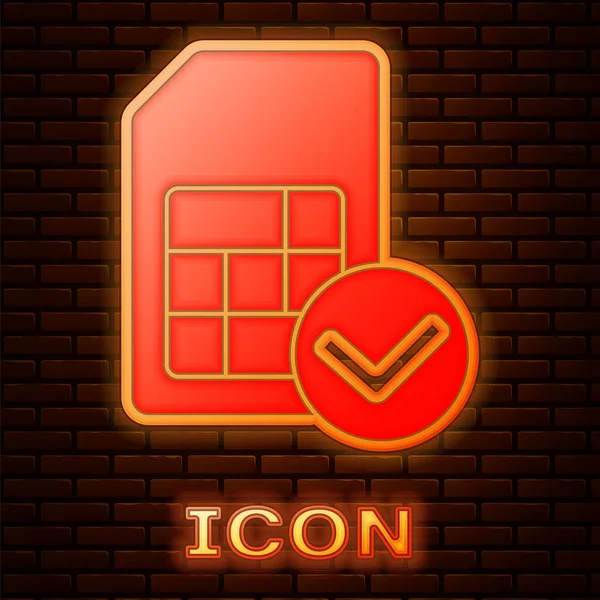 Icono de tarjeta de neón brillante Sim aislado en el fondo de la pared de ladrillo. Móvil chip de tarjeta SIM de teléfono celular. Símbolo de tecnología de telecomunicaciones móviles. Vector — Archivo Imágenes Vectoriales