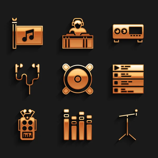 Set Stereo speaker, Music equalizer, Microphone with stand, playlist, Air headphones, Guitar amplifier and festival flag icon. Vector — Image vectorielle