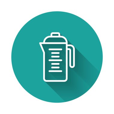 Beyaz çizgi Çaydanlık simgesi uzun gölgeli izole edilmiş. Yeşil daire düğmesi. Vektör