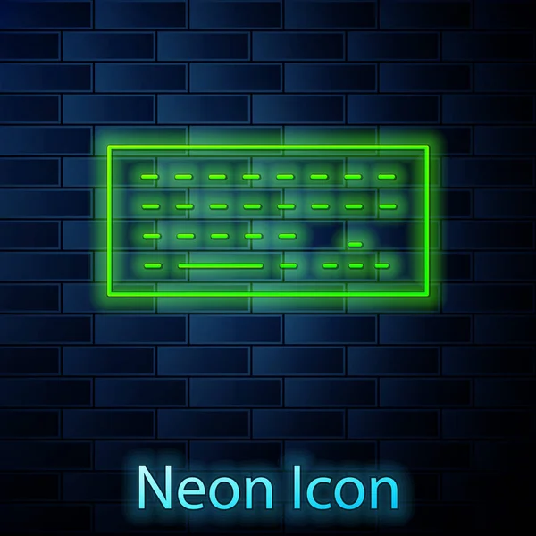 네온 컴퓨터 키보드 아이콘을 벽돌 벽 배경에 분리 했습니다. PC 구성 표. Vector — 스톡 벡터