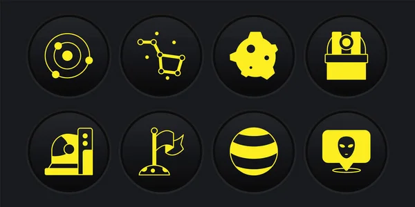 Set Astronaut helmet, Astronomical observatory, Moon with flag, Planet, Asteroid, Great Bear constellation, Alien and Solar system icon. Vector — 图库矢量图片