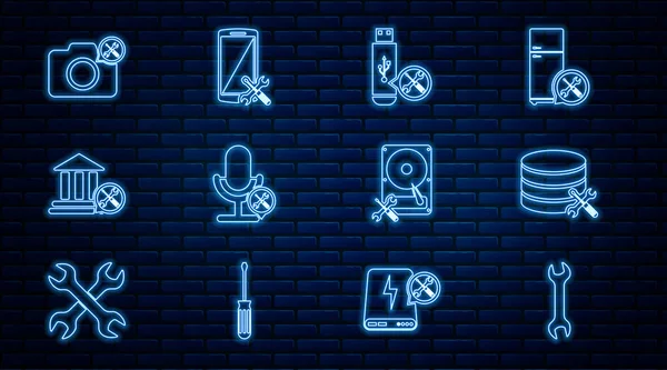 Set line Wrench, Database server service, USB flash drive, Microphone, Bank building, Photo camera, Hard disk and Smartphone icon. Vector — Vetor de Stock