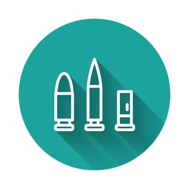 Beyaz çizgi kurşun ve kartuş ikonu uzun gölgeli izole edilmiş. Yeşil daire düğmesi. Vektör