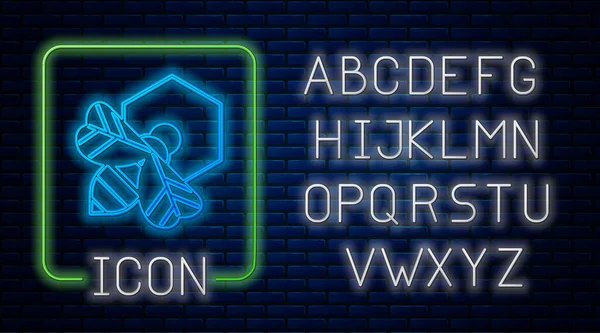 Leuchtende Neon-Biene und Wabensymbol isoliert auf Backsteinwand Hintergrund. Honigzellen. Honigbiene oder Apis mit Flügeln Symbol. Fliegendes Insekt. Süße natürliche Nahrung. Neonlicht-Alphabet. Vektor — Stockvektor