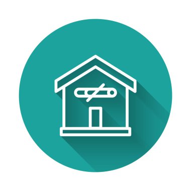 Beyaz çizgi. Sigara içilmeyen ev simgesi uzun gölgeli arka plan. Sigara içme yasağı var. Yeşil daire düğmesi. Vektör