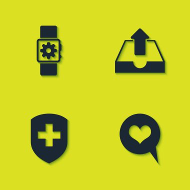 Smartwatch ayarını, kalp konuşma balonunu çapraz ve gelen kutusu simgesini yükleyen tıbbi kalkanı ayarla. Vektör.