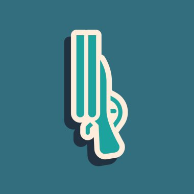 Yeşil Shotgun simgesi yeşil arkaplanda izole edildi. Avcı silahı. Uzun gölge tarzı. Vektör