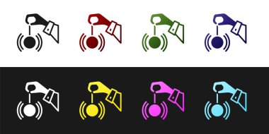 Hipnoz simgesini siyah beyaz arkaplanda izole et. Hipnotize edici göz ile insan gözü. Vektör